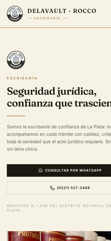 Sitio web de Escribanía Delavault Rocco en celular